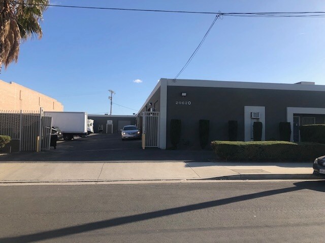 More Photos Of 20620-20622 Superior St, Chatsworth Warehouse For Lease