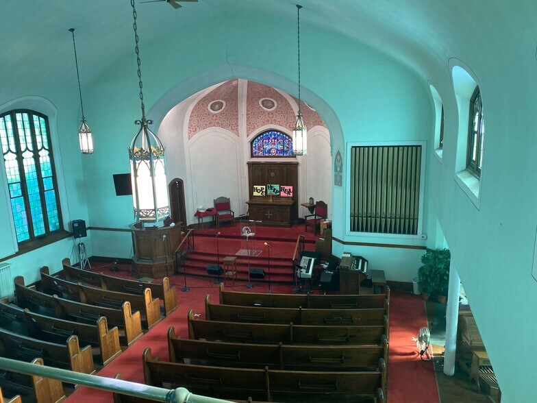 More Photos Of 25 Louis St, River Rouge Religious Facility For Sale