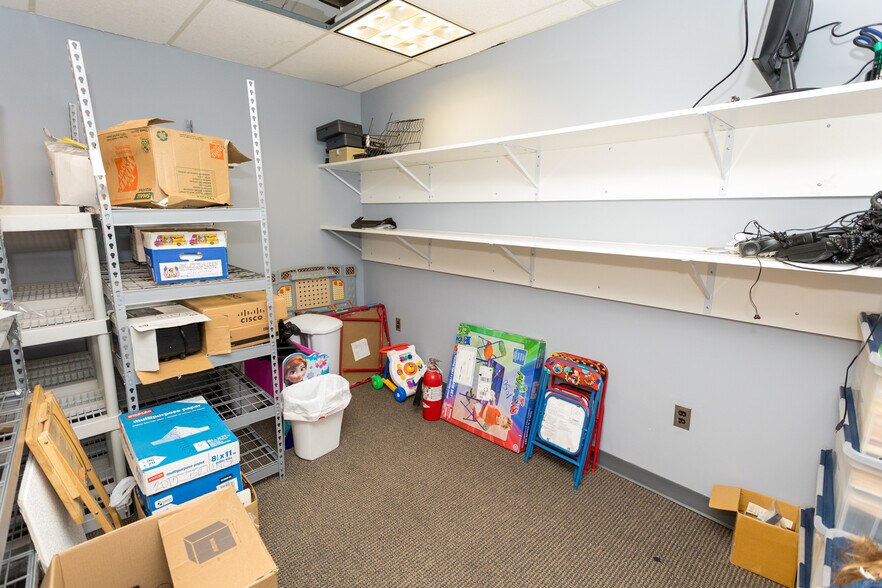 More Photos Of 1139 Spruce Dr, Mountainside Medical For Lease