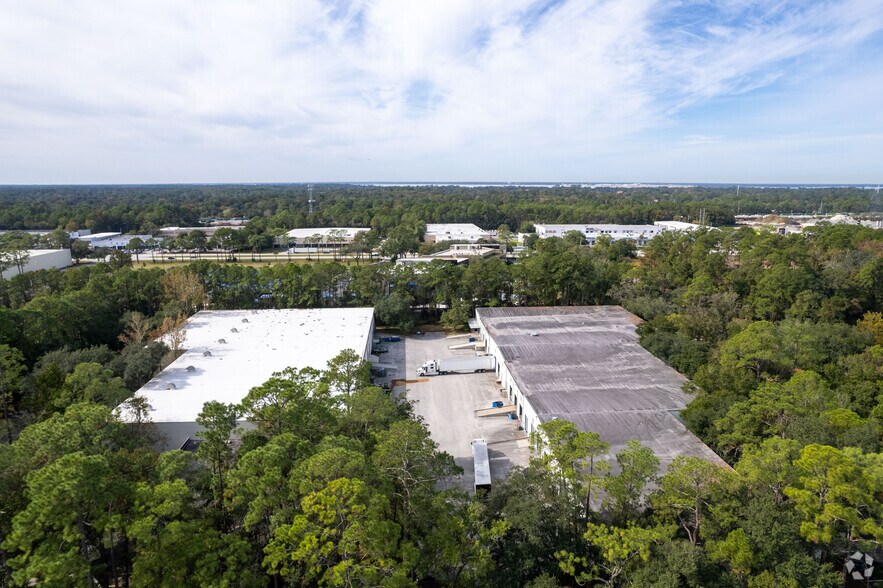 More Photos Of 7750-1 Bayberry Rd, Jacksonville Unknown For Lease