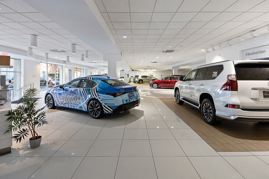 More Photos Of 627 11th Ave, New York Auto Dealership For Sale