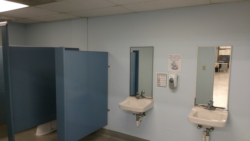 More Photos Of 909 Alston Bridge Rd, Siler City Manufacturing For Sale