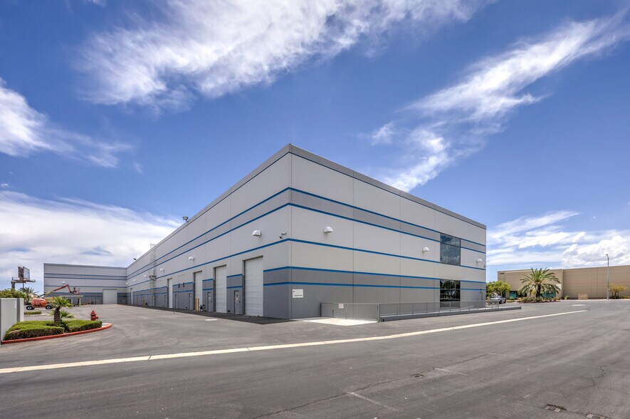 More Photos Of 5475 S Decatur Blvd, Las Vegas Research And Development For Lease