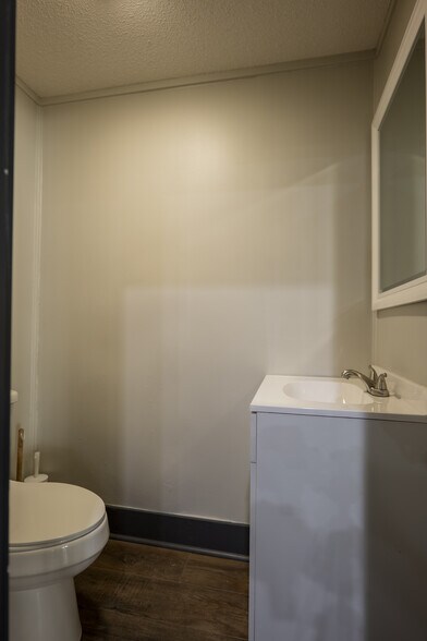 More Photos Of 1201 N Ashley St, Valdosta Auto Repair For Sale