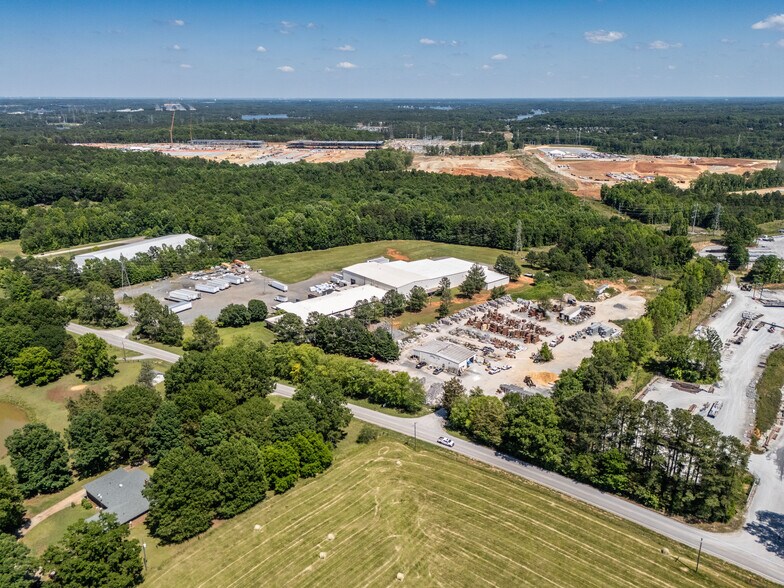 More Photos Of 6247 Campbell Rd, York Warehouse For Lease