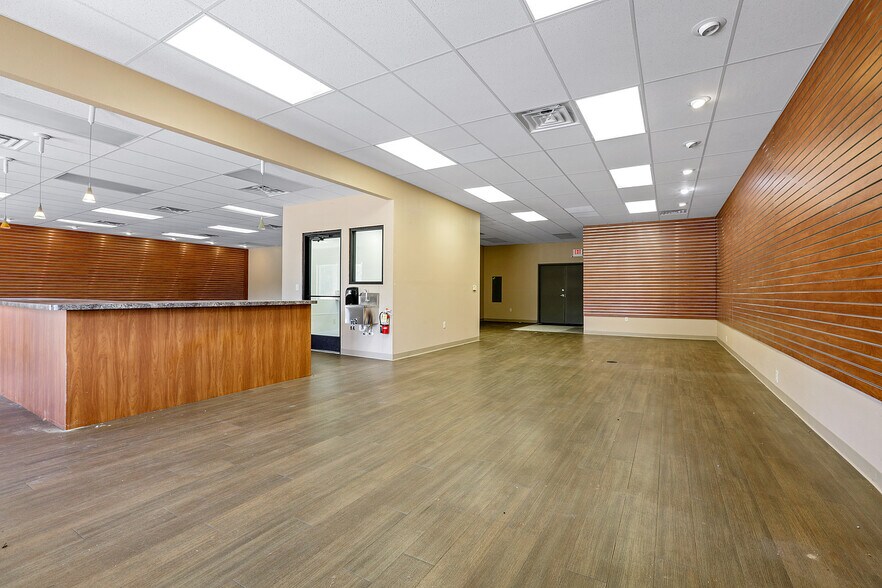 More Photos Of 200 Golfview Rd, Cecil Storefront Retail Office For Sale