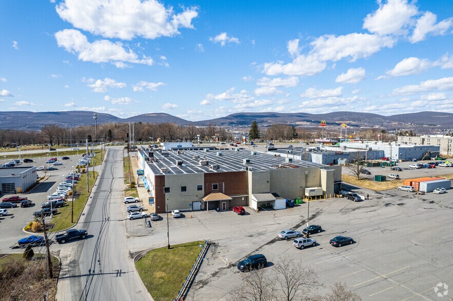 More Photos Of 1010 O'Neill Hwy, Dunmore Storefront For Lease