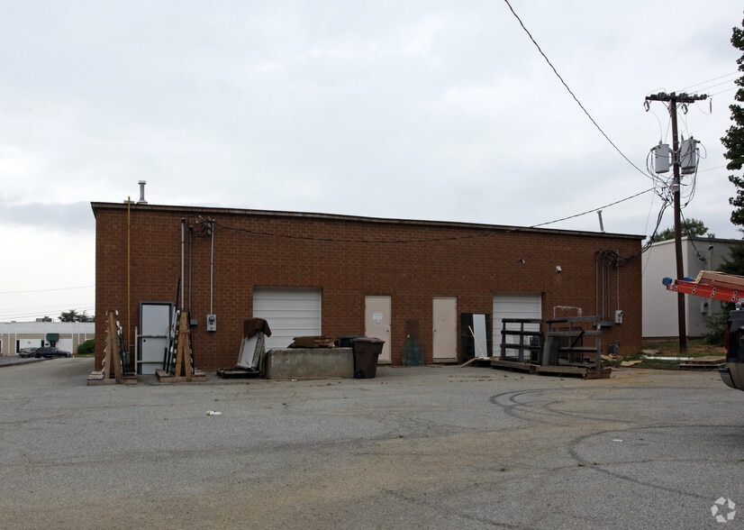 More Photos Of 612 Industrial Ave, Greensboro Warehouse For Sale