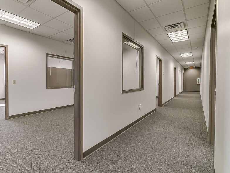 More Photos Of 9802 N Morgan Rd, Yukon Office For Sale