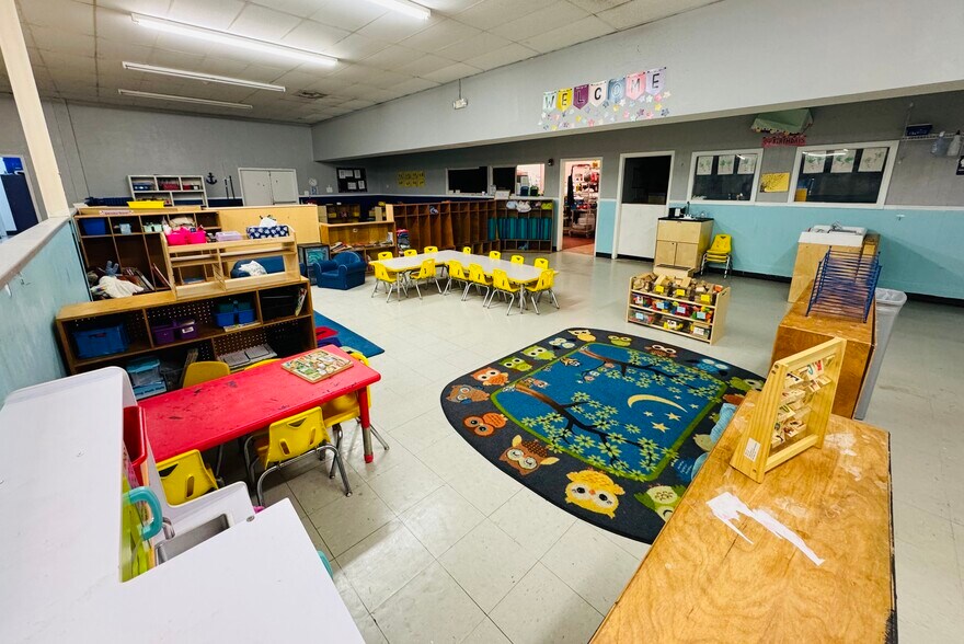 More Photos Of 749 S Central Ave, Umatilla Storefront For Sale