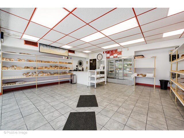 More Photos Of 2944 W Devon Ave, Chicago Apartments For Sale