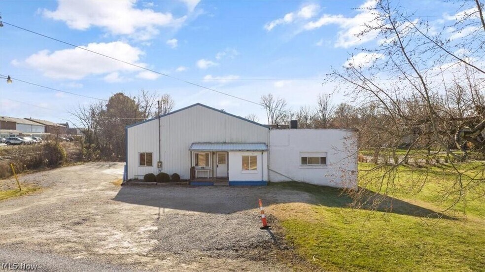 More Photos Of 316 16th St, Vienna Service For Sale