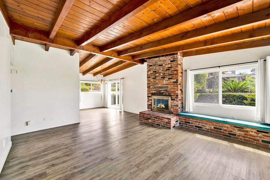 More Photos Of 330 9th St, Del Mar Apartments For Sale