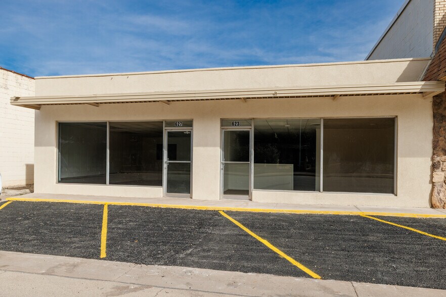 More Photos Of 623-627 Pine St, Abilene Storefront For Sale