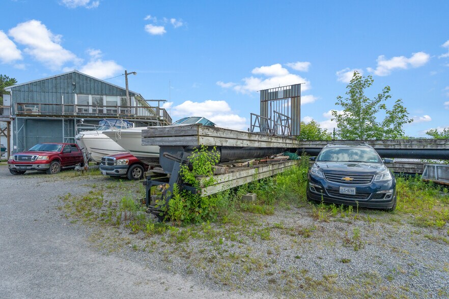 More Photos Of 162 Niagara Blvd, Fort Erie Marina For Sale