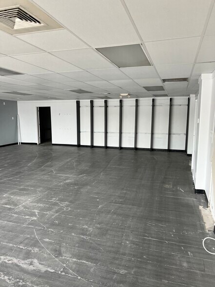 More Photos Of 1312 Industrial Rd, Emporia Unknown For Lease