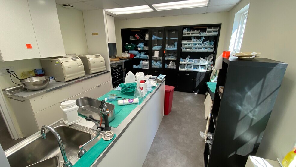 More Photos Of 313 Park Ave, Falls Church Medical For Sale