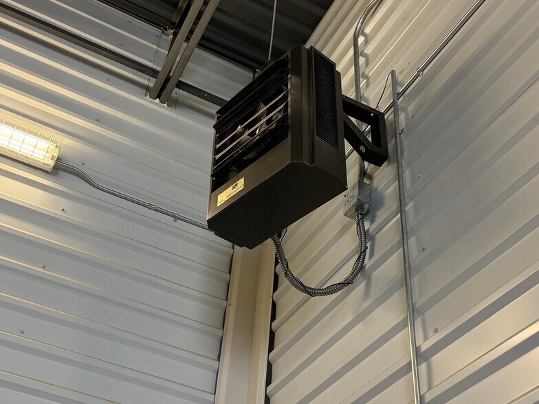 More Photos Of 9181 Commerce Center Cir, Highlands Ranch Self Storage For Sale