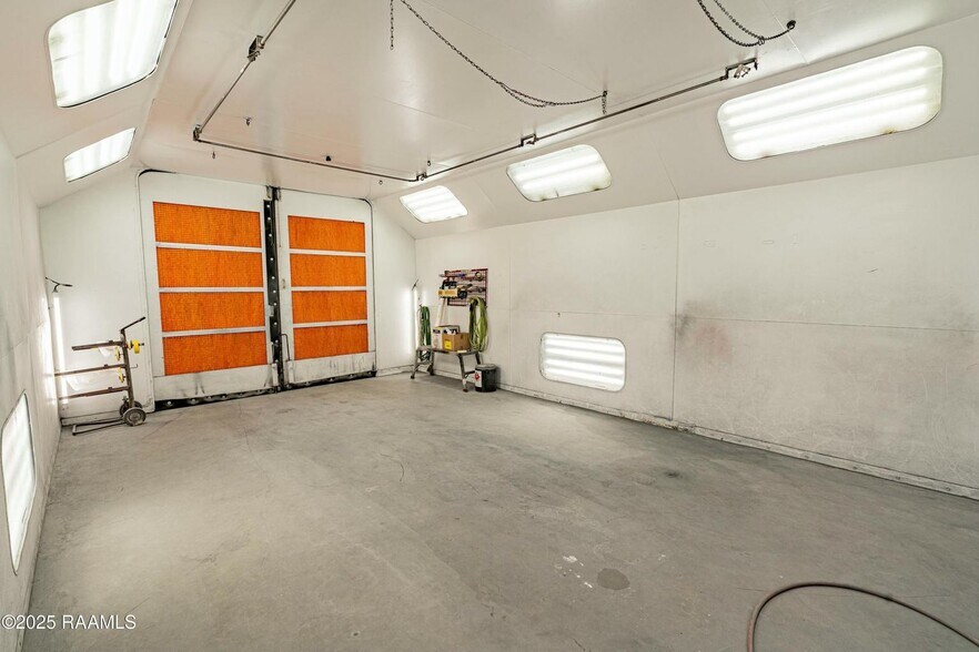 More Photos Of 1312 W Admiral Doyle Dr, New Iberia Industrial For Sale