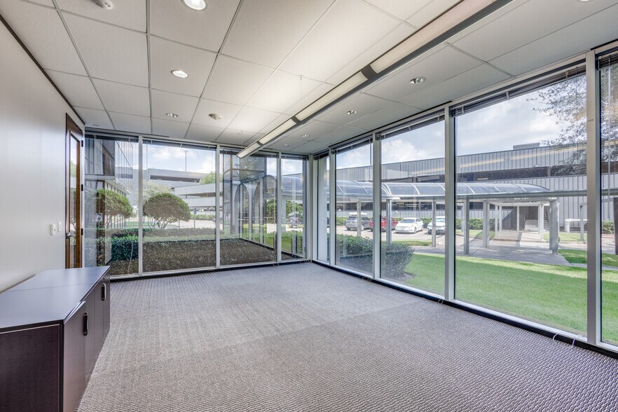 More Photos Of 2929 Briarpark Dr, Houston Office For Lease