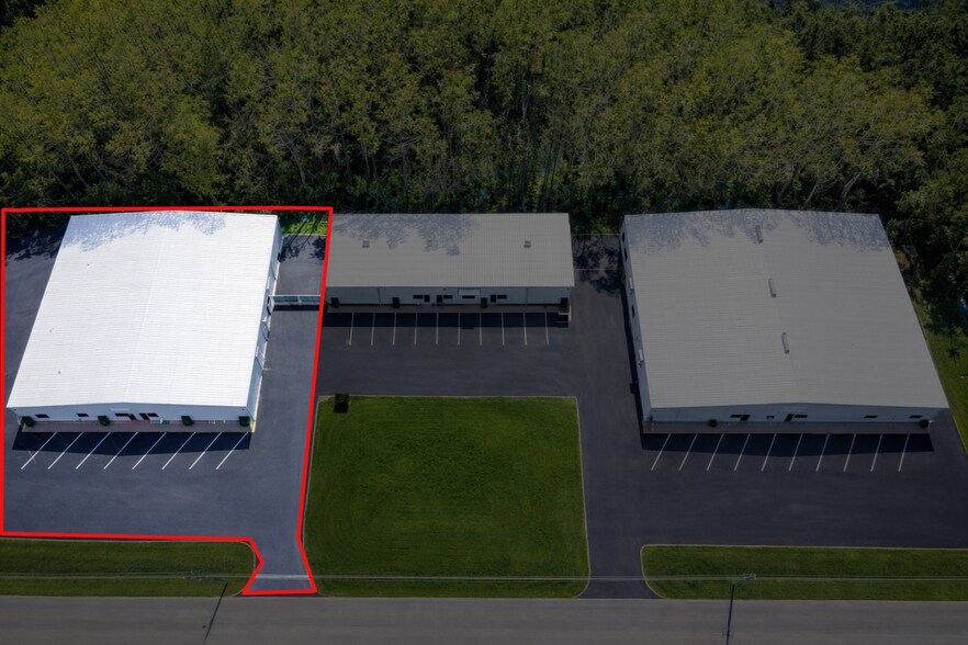 More Photos Of 4204 Louis Ave, Holiday Manufacturing For Lease