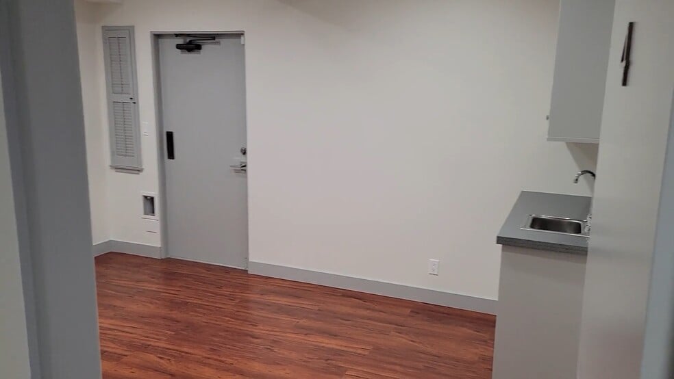 More Photos Of 3231 Waring Ct, Oceanside Medical For Sale