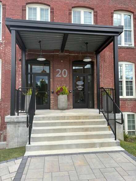 More Photos Of 20 Canal St, Franklin Apartments For Lease