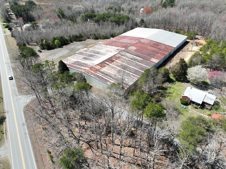 More Photos Of 1011 Drive in Rd, Nathalie Industrial For Sale