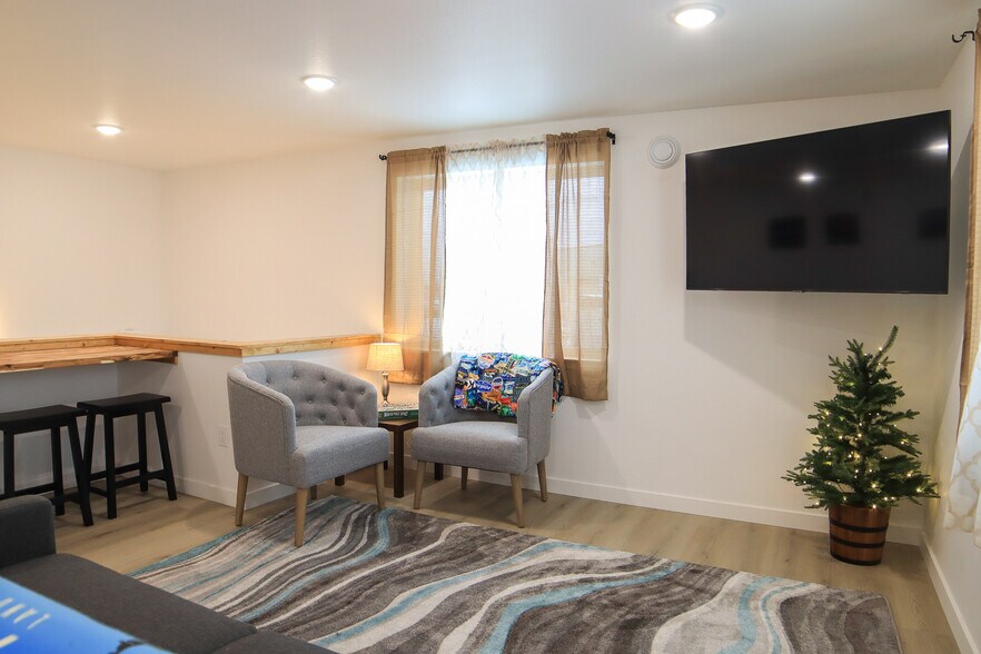 More Photos Of 2371 Dewitt Dr, North Pole Warehouse For Sale