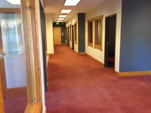 More Photos Of 11025 Pioneer Trl, Truckee Office For Lease