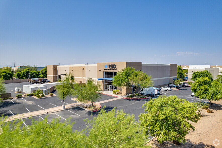 More Photos Of 8945 W Larkspur Dr, Peoria Warehouse For Lease