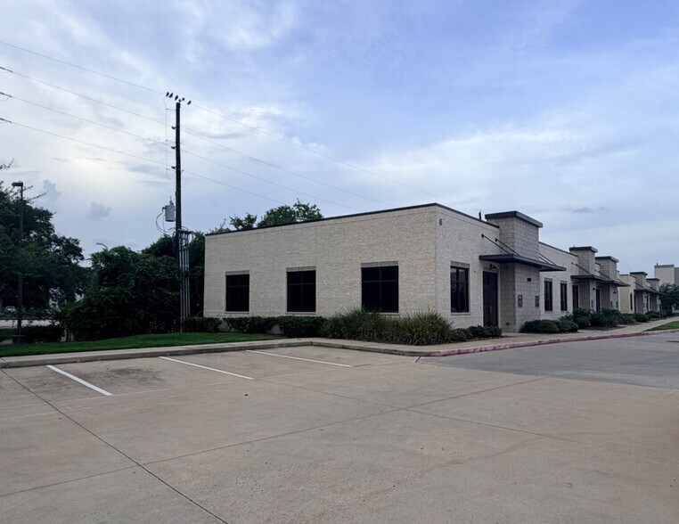 More Photos Of 202 Industrial Blvd, Sugar Land Loft Creative Space For Lease
