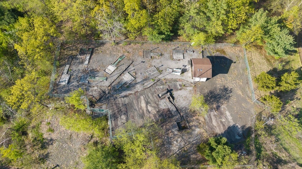 More Photos Of 167 Hill Rd, Kingston Sports And Entertainment For Sale