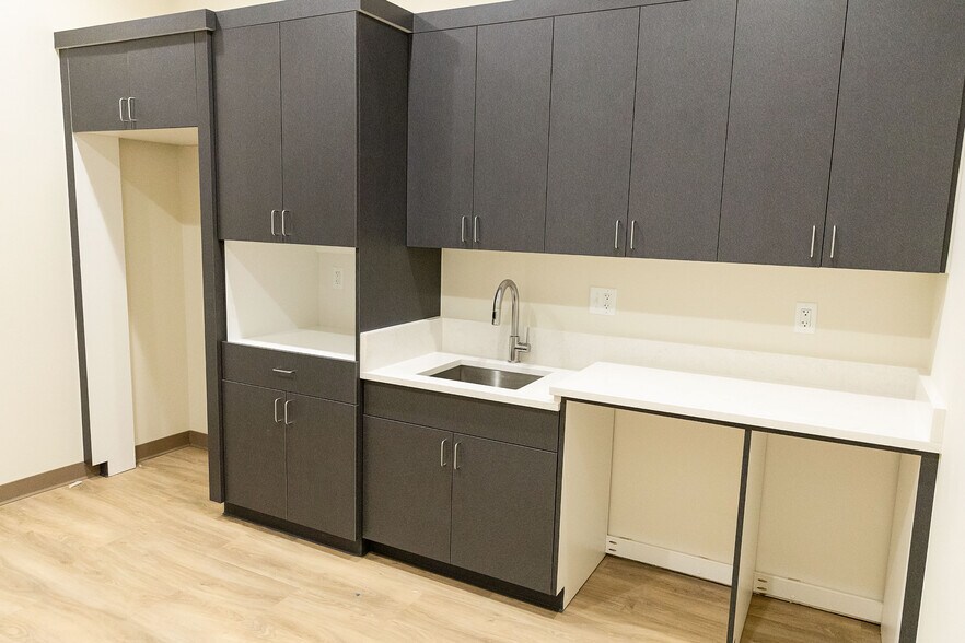 More Photos Of 3030 NW 164th, Edmond Medical For Lease