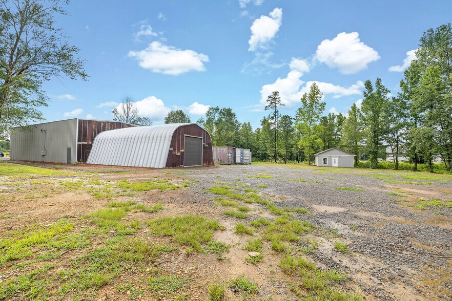 More Photos Of 354 Bulldog Rd, Altoona Flex For Sale
