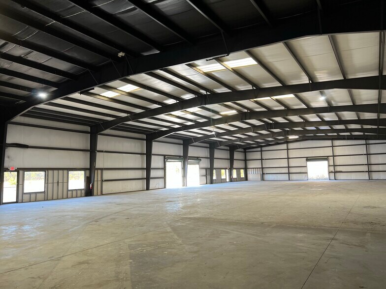 More Photos Of 230 Industrial Park Rd, Baldwin Warehouse For Lease