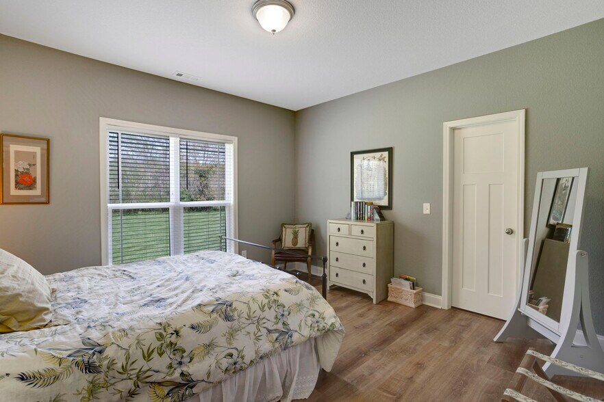 More Photos Of , Young Harris Specialty For Sale