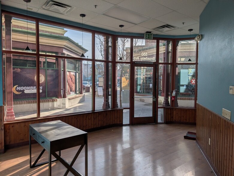 More Photos Of 550 S Broadway Ave, Boise General Retail For Lease