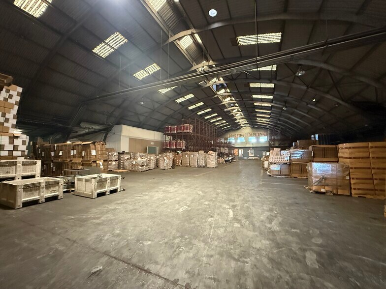 More Photos Of 650 Avenue R SW, Winter Haven Distribution For Sale