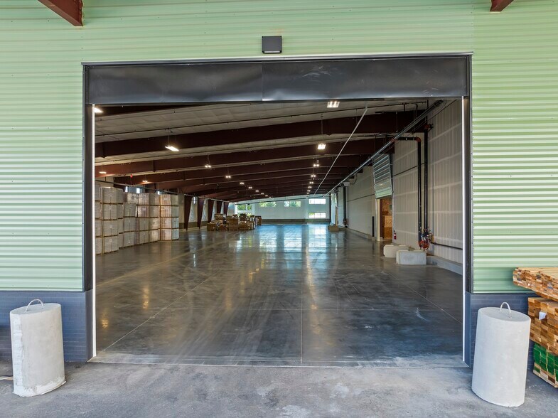More Photos Of 335 S Locust Grove Rd, Meridian Manufacturing For Sale