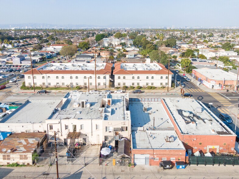 More Photos Of 2608 54th, Los Angeles Apartments For Sale