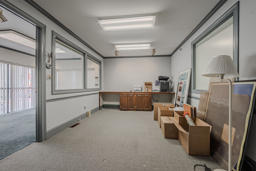 More Photos Of 77 E Main St, Newark Loft Creative Space For Sale