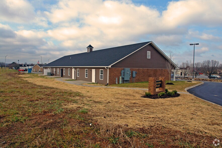 More Photos Of 847 Turner St, Maryville Office For Lease