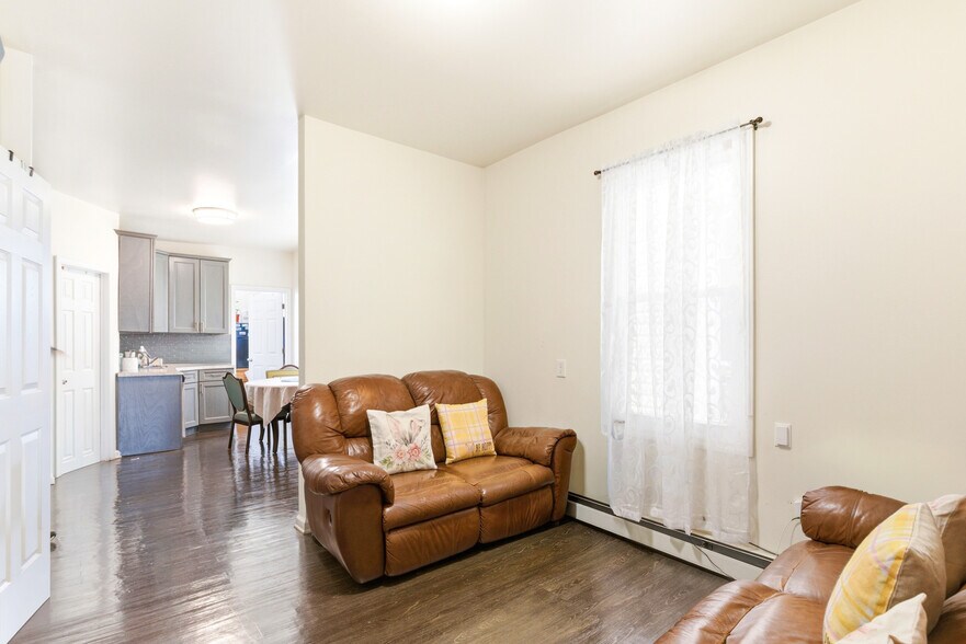 More Photos Of 237 Astor St, Newark Apartments For Sale