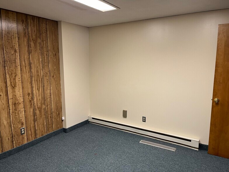 More Photos Of 188 Airport Rd, Warwick Office Residential For Sale