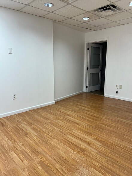 More Photos Of 8 Broadway, Kissimmee Office For Lease