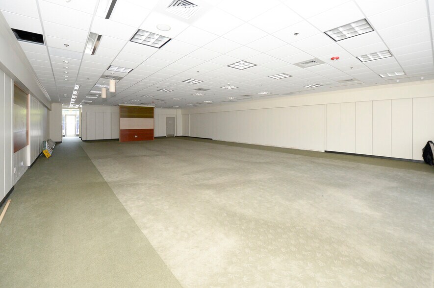 More Photos Of 222 E Ridgewood Ave, Ridgewood Freestanding For Lease