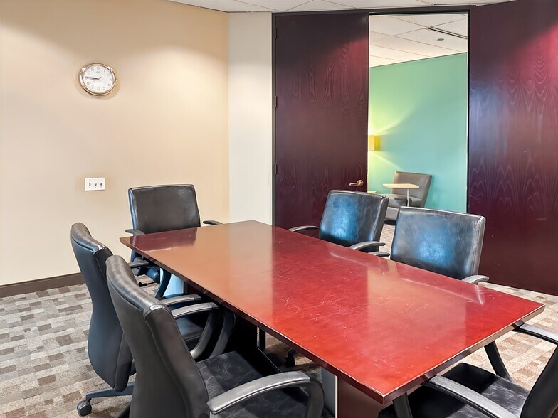 More Photos Of 203 N LaSalle St, Chicago Coworking Space