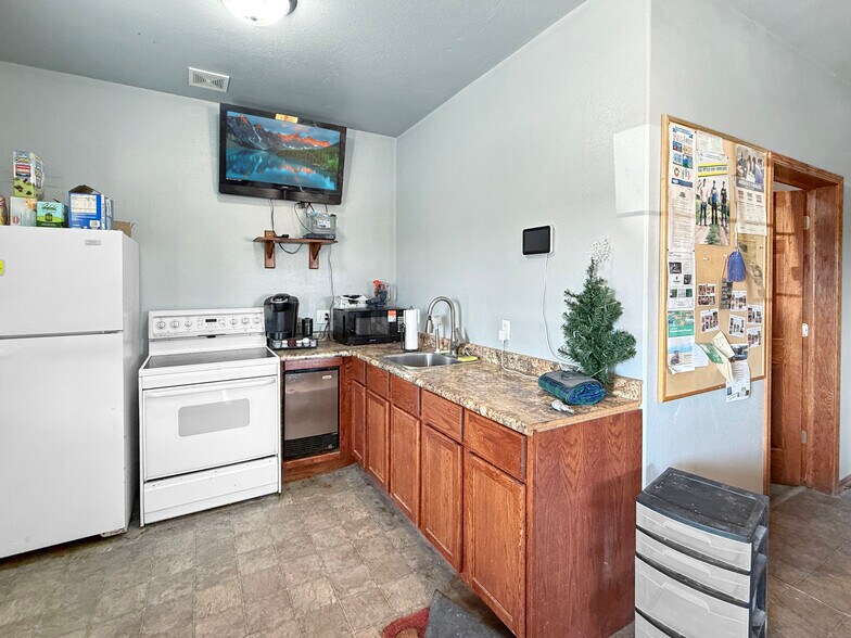 More Photos Of 39300 County Road 71, Crook Flex For Sale