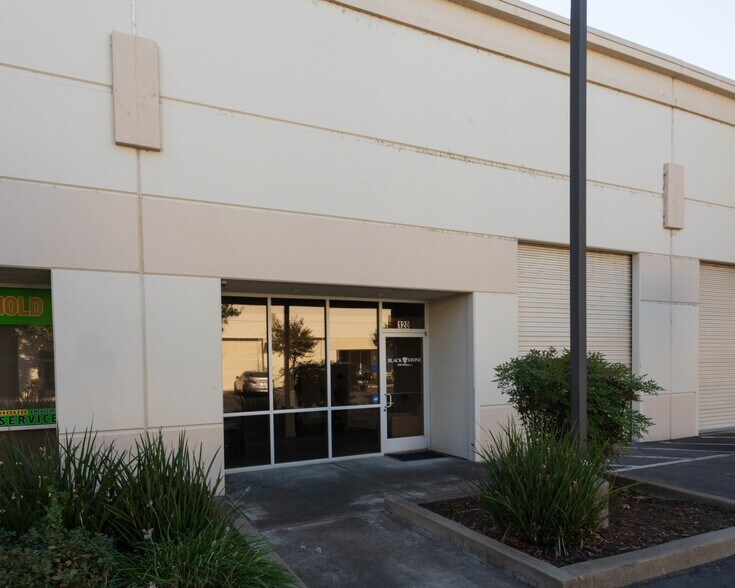 More Photos Of 45 Goldenland Ct, Sacramento Warehouse For Sale